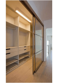 Линейная гардеробная комната с дверями купе Саратов