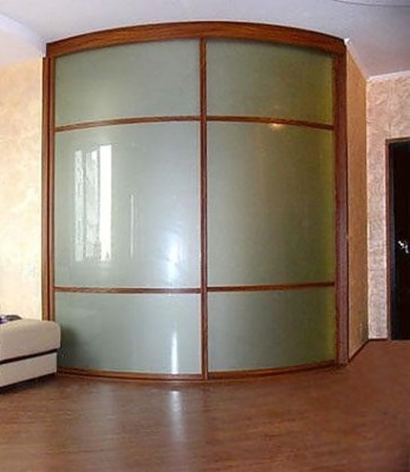 Встроенный шкаф купе радиусный в классическом стиле Саратов